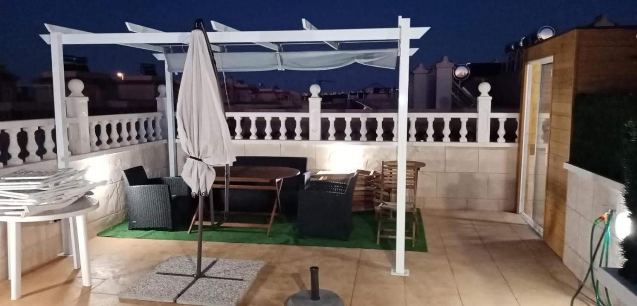 Modern Townhouse With Bbq & Terrace - กราน อาลากันต์ ภายนอก รูปภาพ