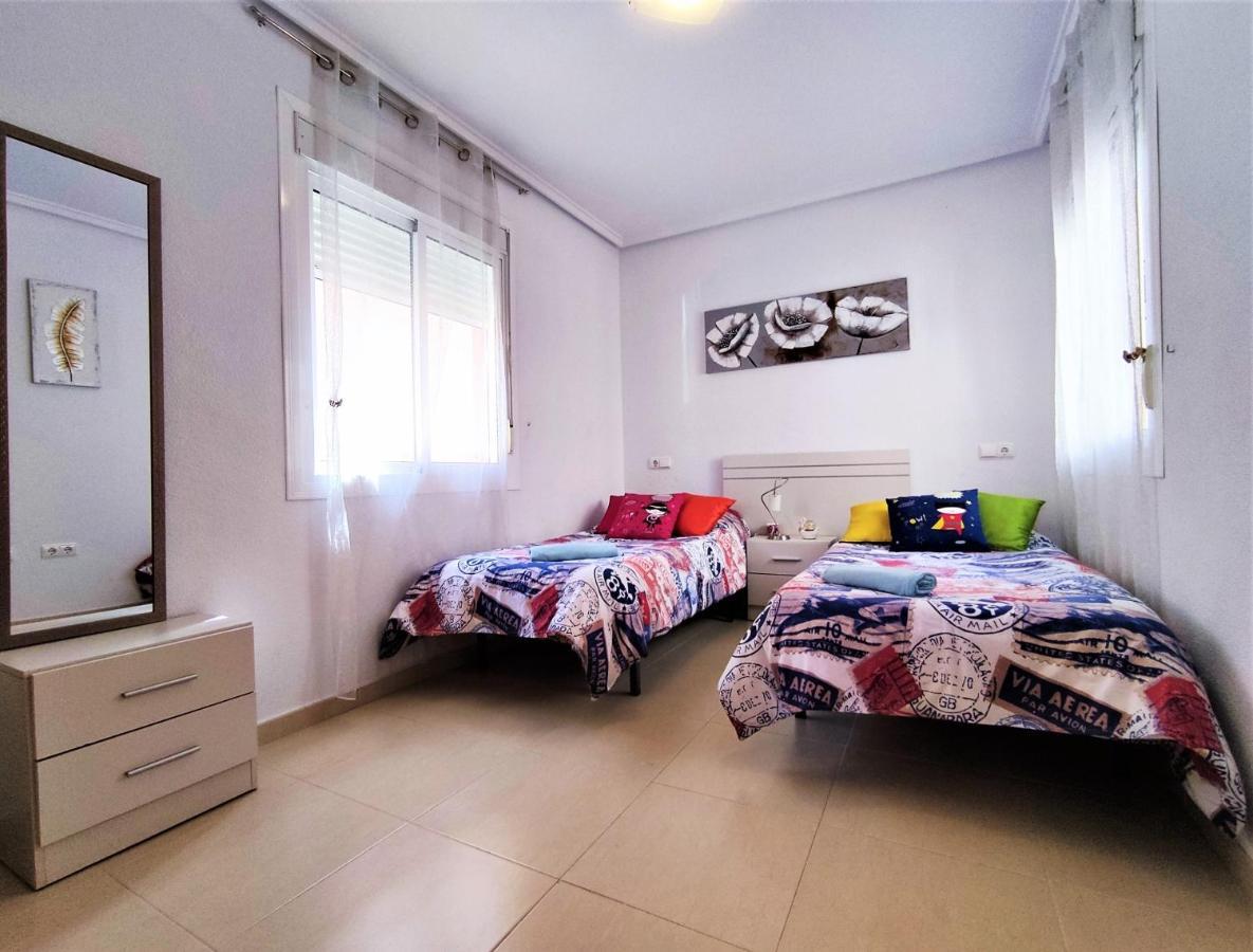 Modern Townhouse With Bbq & Terrace - กราน อาลากันต์ ภายนอก รูปภาพ